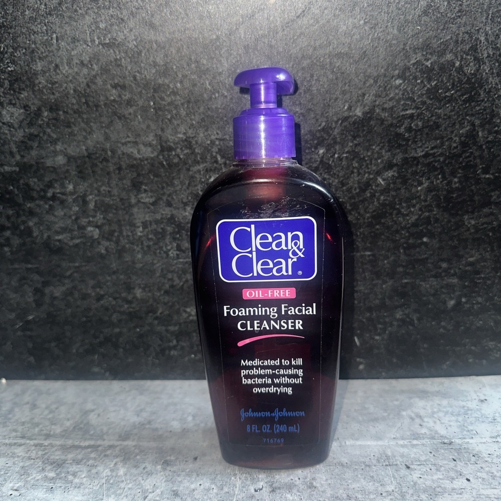 Clean & Clear Essentials Foaming Facial Cleanser OIL FREE Original Formula